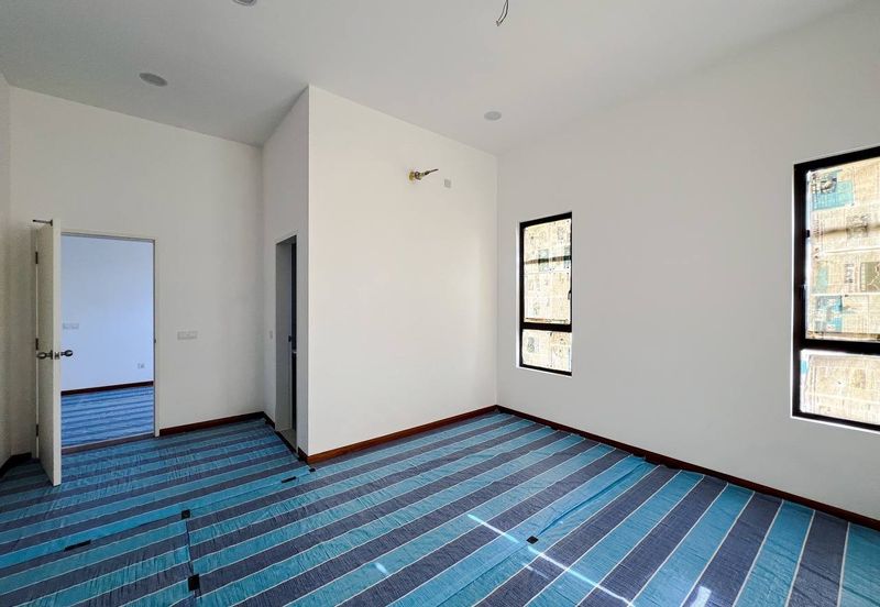 Avis 2 @ Setia Alam Sari