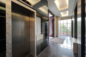 [ GRAND VIEW ROOFTOP ] 3.5 Storey Bungalow House Country Heights Damansara