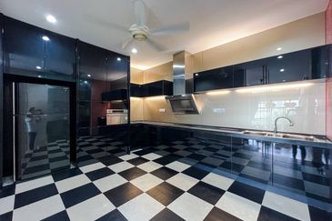 [ GRAND VIEW ROOFTOP ] 3.5 Storey Bungalow House Country Heights Damansara