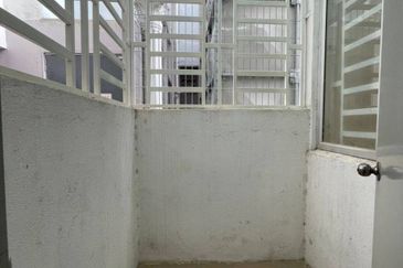 Pangsapuri Cempaka @ Taman Salak Maju