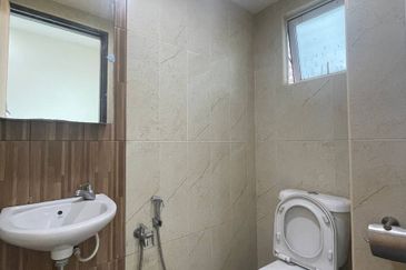 [ STRATEGIC LOCATION ] Commercial Building 5 Storey (9 Office Unit) Jalan Kebun Klang