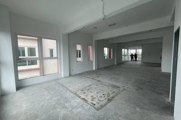 [ STRATEGIC LOCATION ] Commercial Building 5 Storey (9 Office Unit) Jalan Kebun Klang