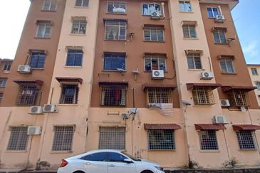 Kenanga Apartment, Taman Bukit Kinrara