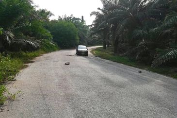 Jalan Kampung Baharu Mukim Dengkil