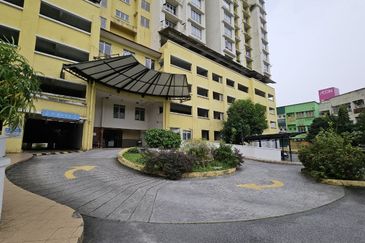 Casa Prima Condominium
