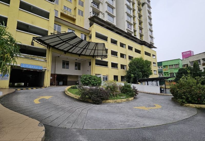 Casa Prima Condominium