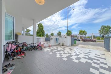 Ebonylane @ Eco Forest