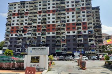 [ BASIC UNIT ] Pangsapuri SS8 Kelana Jaya