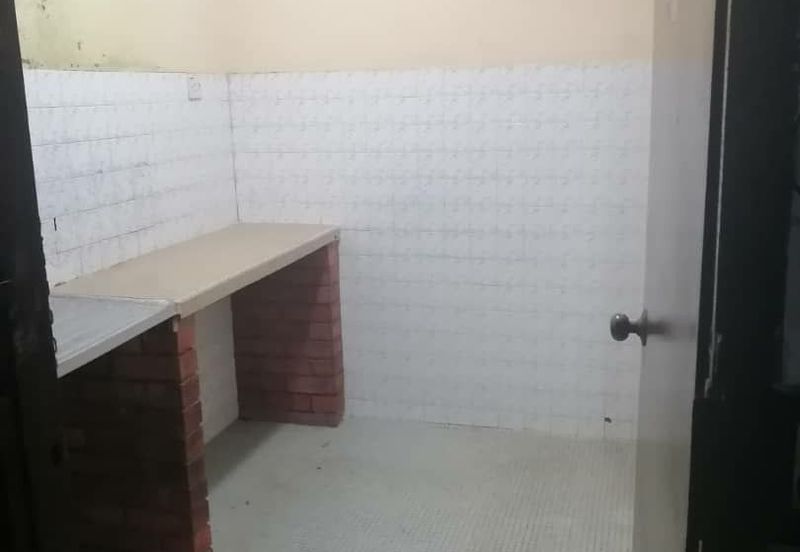 [ BASIC UNIT ] Pangsapuri SS8 Kelana Jaya