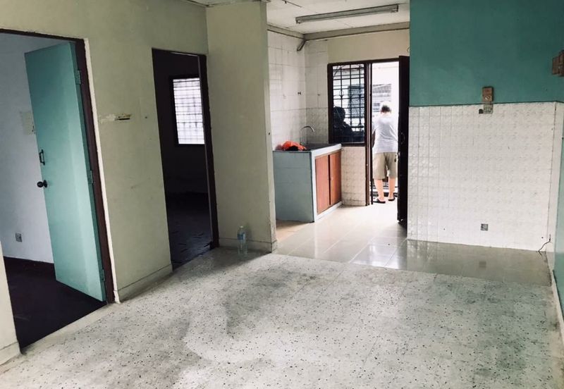 [ BASIC UNIT ] Pangsapuri SS8 Kelana Jaya