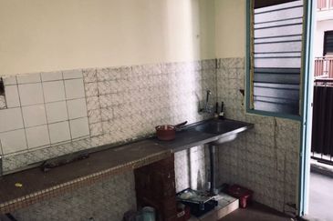 [ BASIC UNIT ] Pangsapuri SS8 Kelana Jaya