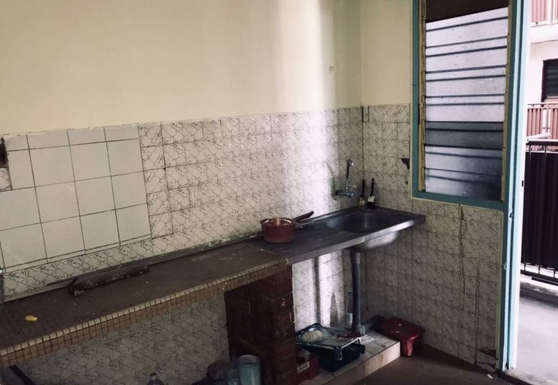 [ BASIC UNIT ] Pangsapuri SS8 Kelana Jaya