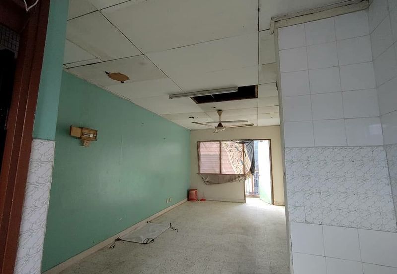 [ BASIC UNIT ] Pangsapuri SS8 Kelana Jaya