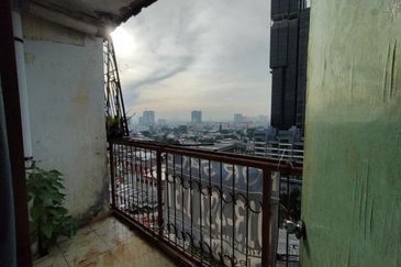 [ BASIC UNIT ] Pangsapuri SS8 Kelana Jaya