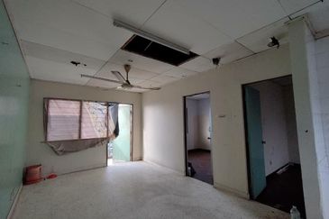 [ BASIC UNIT ] Pangsapuri SS8 Kelana Jaya