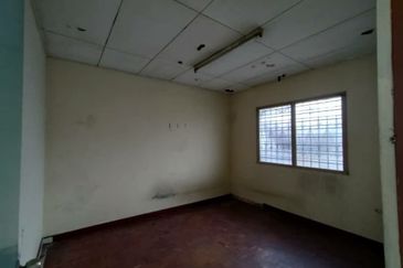 [ BASIC UNIT ] Pangsapuri SS8 Kelana Jaya