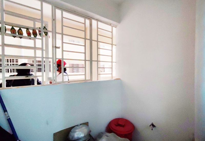 Residensi Bistaria, Ukay Bistari