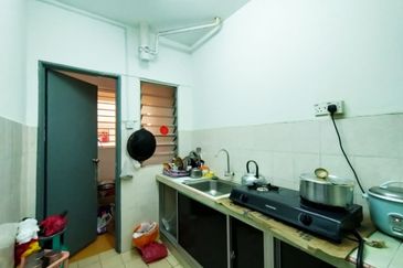 Residensi Bistaria, Ukay Bistari