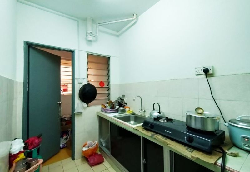 Residensi Bistaria, Ukay Bistari