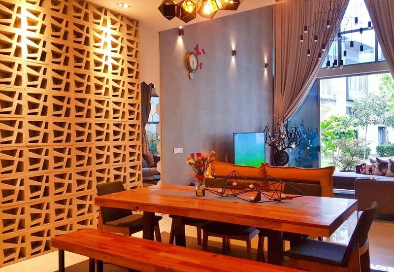 Symphony Hills Schumann