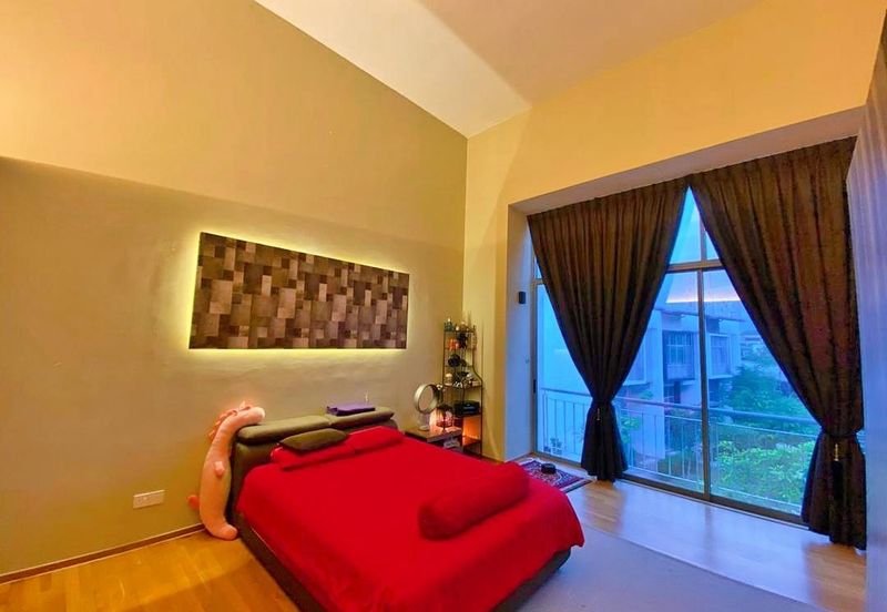 Symphony Hills Schumann