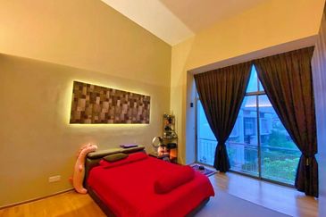 Symphony Hills Schumann