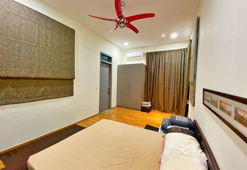 Symphony Hills Schumann