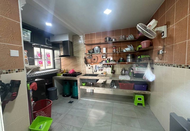 Ayers & Astaria Condominium