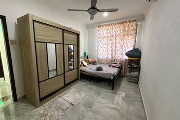 Ayers & Astaria Condominium