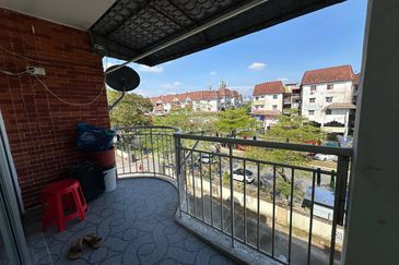 Ayers & Astaria Condominium