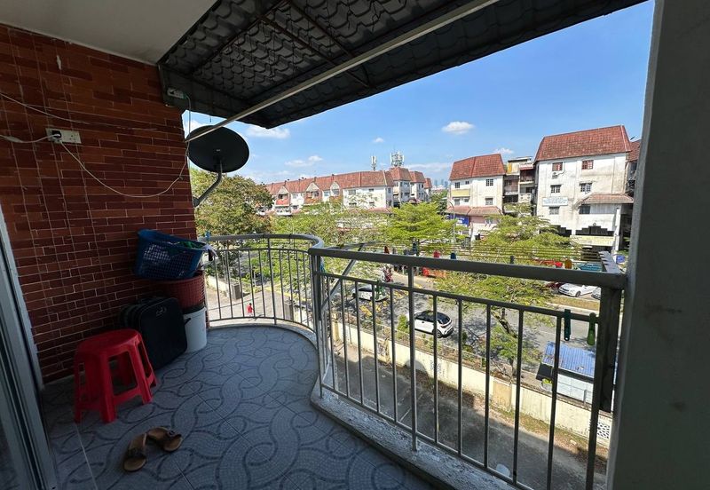 Ayers & Astaria Condominium