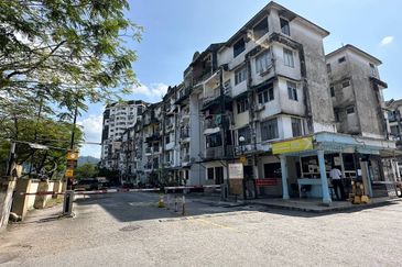 Ayers & Astaria Condominium