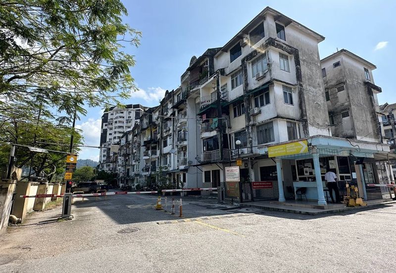 Ayers & Astaria Condominium