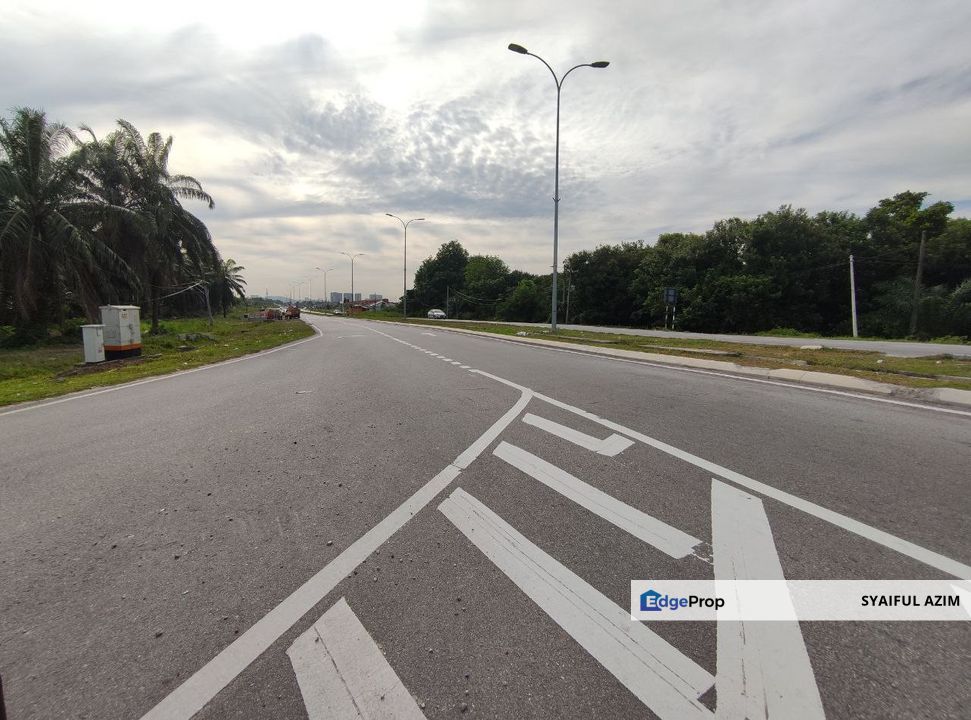 Kampung Lombong Tanah Lot Banglo , Selangor, Shah Alam