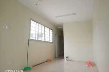 Residensi Bistaria, Ukay Bistari