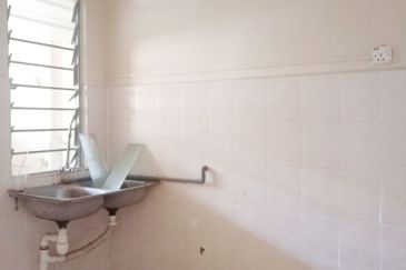 Residensi Bistaria, Ukay Bistari