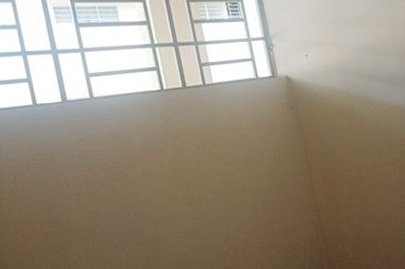 Residensi Bistaria, Ukay Bistari