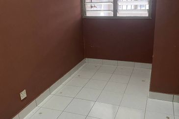 [ WALKING DISTANCE TO SCHOOL ] Spacious Double Storey Terrace House Bandar Tasik Selatan