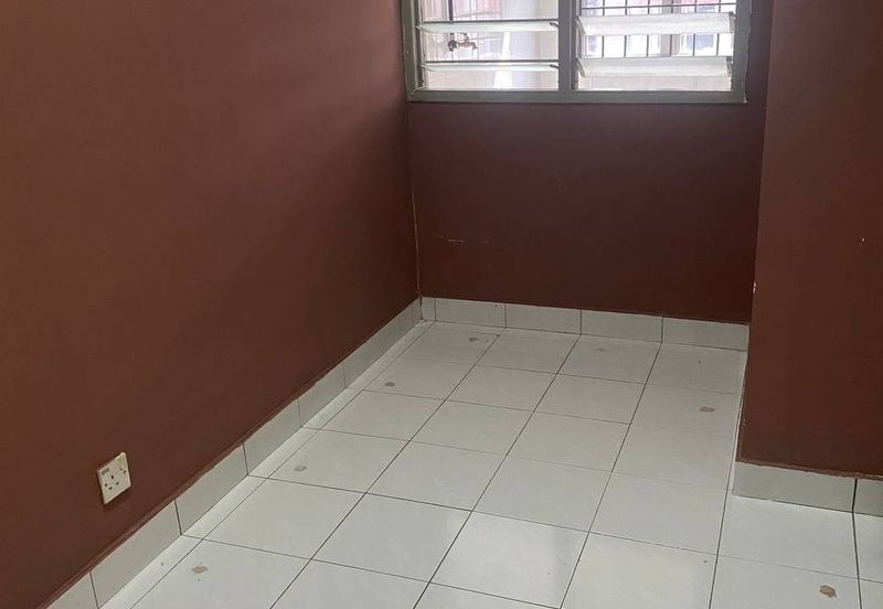 [ WALKING DISTANCE TO SCHOOL ] Spacious Double Storey Terrace House Bandar Tasik Selatan