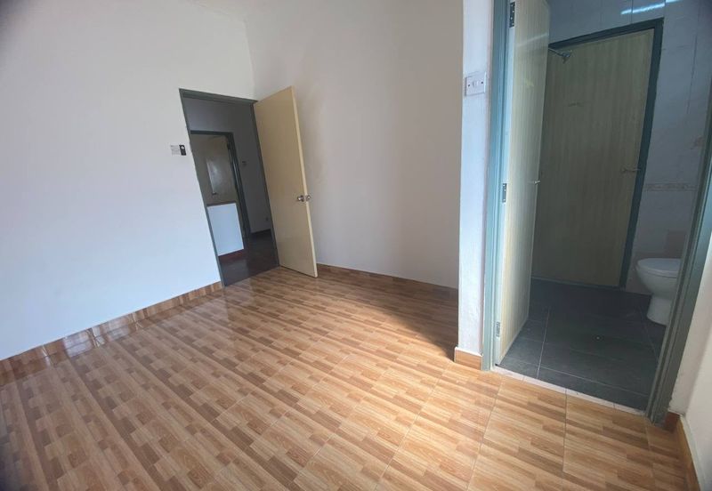 [ WALKING DISTANCE TO SCHOOL ] Spacious Double Storey Terrace House Bandar Tasik Selatan