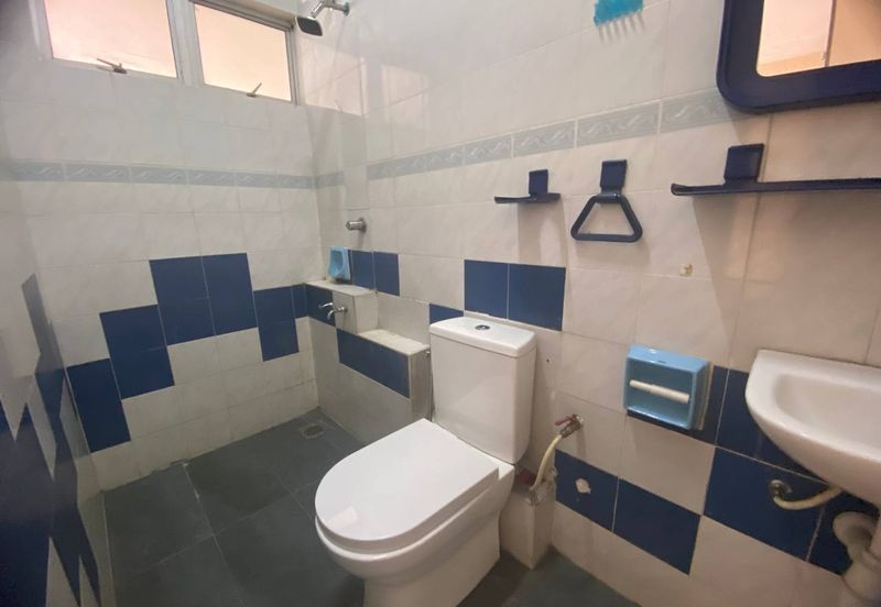 [ WALKING DISTANCE TO SCHOOL ] Spacious Double Storey Terrace House Bandar Tasik Selatan