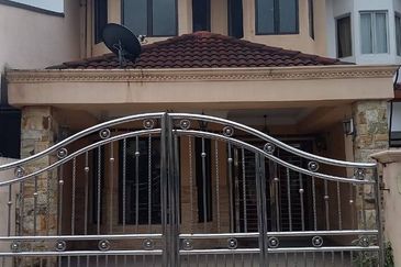 [ WALKING DISTANCE TO SCHOOL ] Spacious Double Storey Terrace House Bandar Tasik Selatan