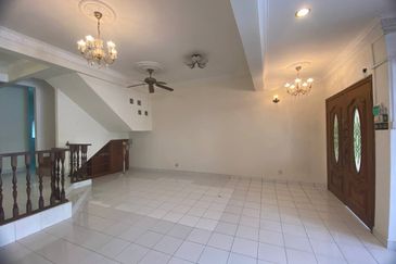 [ WALKING DISTANCE TO SCHOOL ] Spacious Double Storey Terrace House Bandar Tasik Selatan