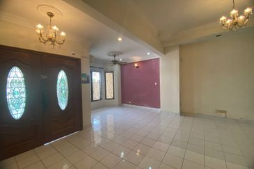 [ WALKING DISTANCE TO SCHOOL ] Spacious Double Storey Terrace House Bandar Tasik Selatan