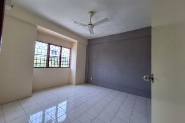 [ FACING OPEN ] Pangsapuri Flora 1 Taman Subang Intan