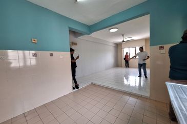 [ FACING OPEN ] Pangsapuri Flora 1 Taman Subang Intan