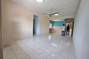 [ FACING OPEN ] Pangsapuri Flora 1 Taman Subang Intan