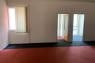 [ END LOT ] Double Storey Shop Lot Pusat Industri Sri Rampai