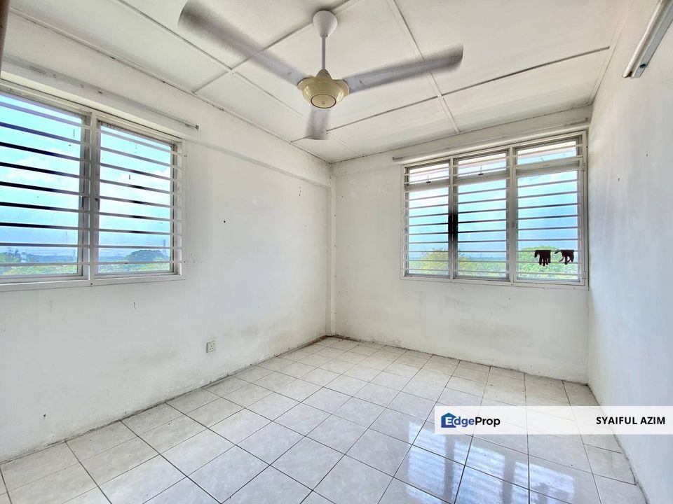 Dengkil Taman Topaz Apartment [END LOT UNIT ][ RENOVATED ], Selangor, Dengkil