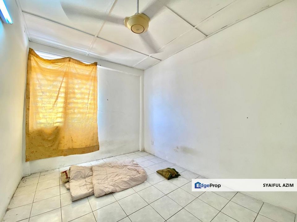 Dengkil Taman Topaz Apartment [END LOT UNIT ][ RENOVATED ], Selangor, Dengkil